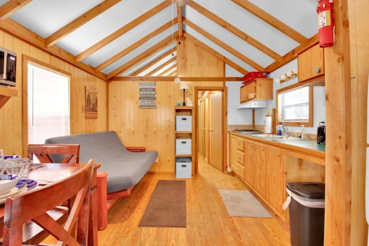 Charming Log Cabin In 布卢明顿 外观 照片